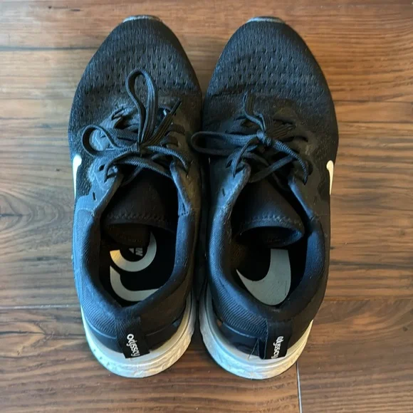 Women’s Nike Odyssey React Running Shoes - Picture 2 of 5